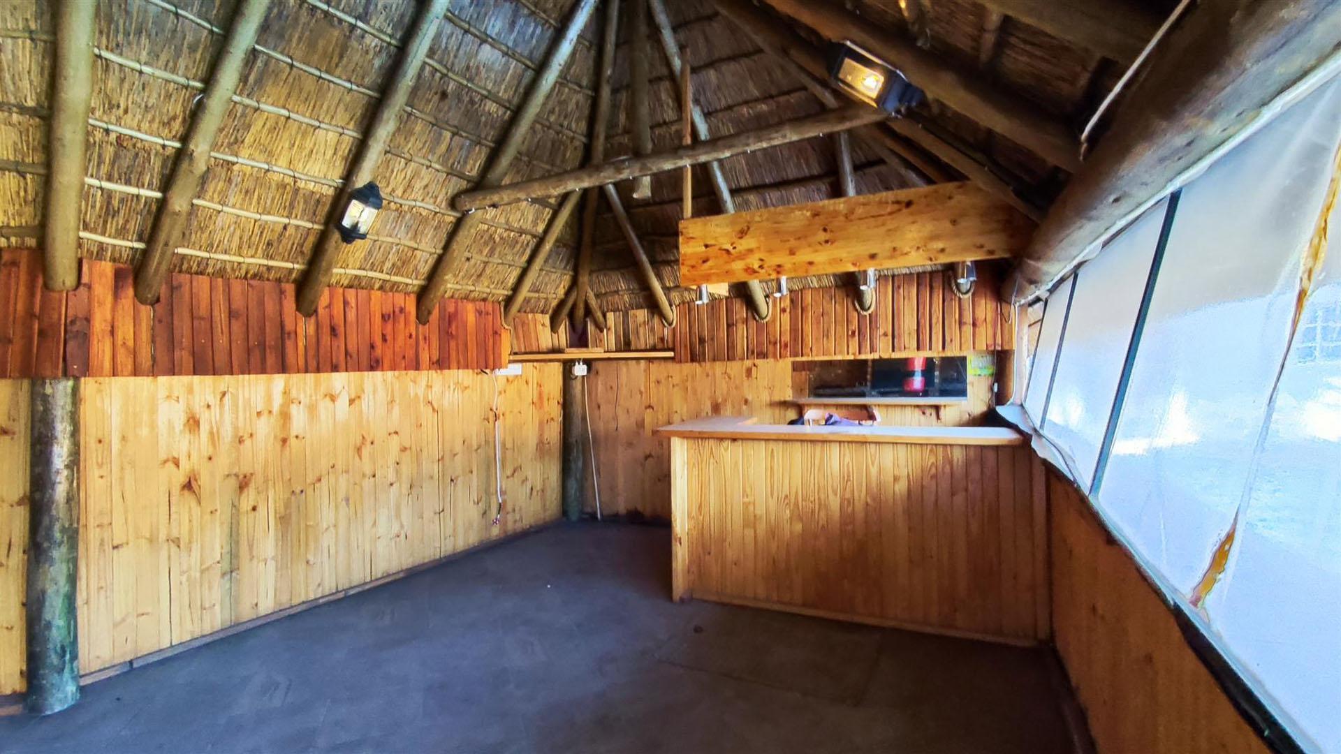 Entertainment - 57 square meters of property in Dalview