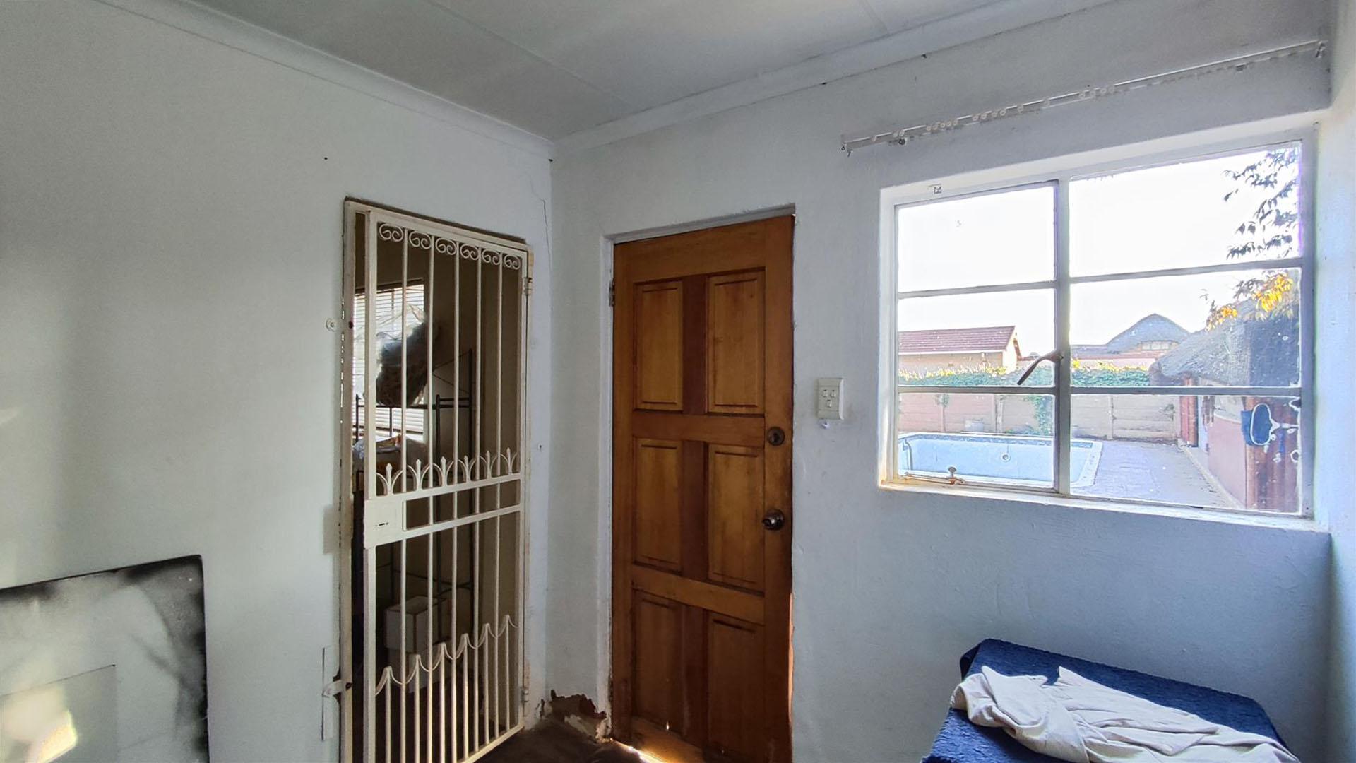 Staff Room - 15 square meters of property in Dalview