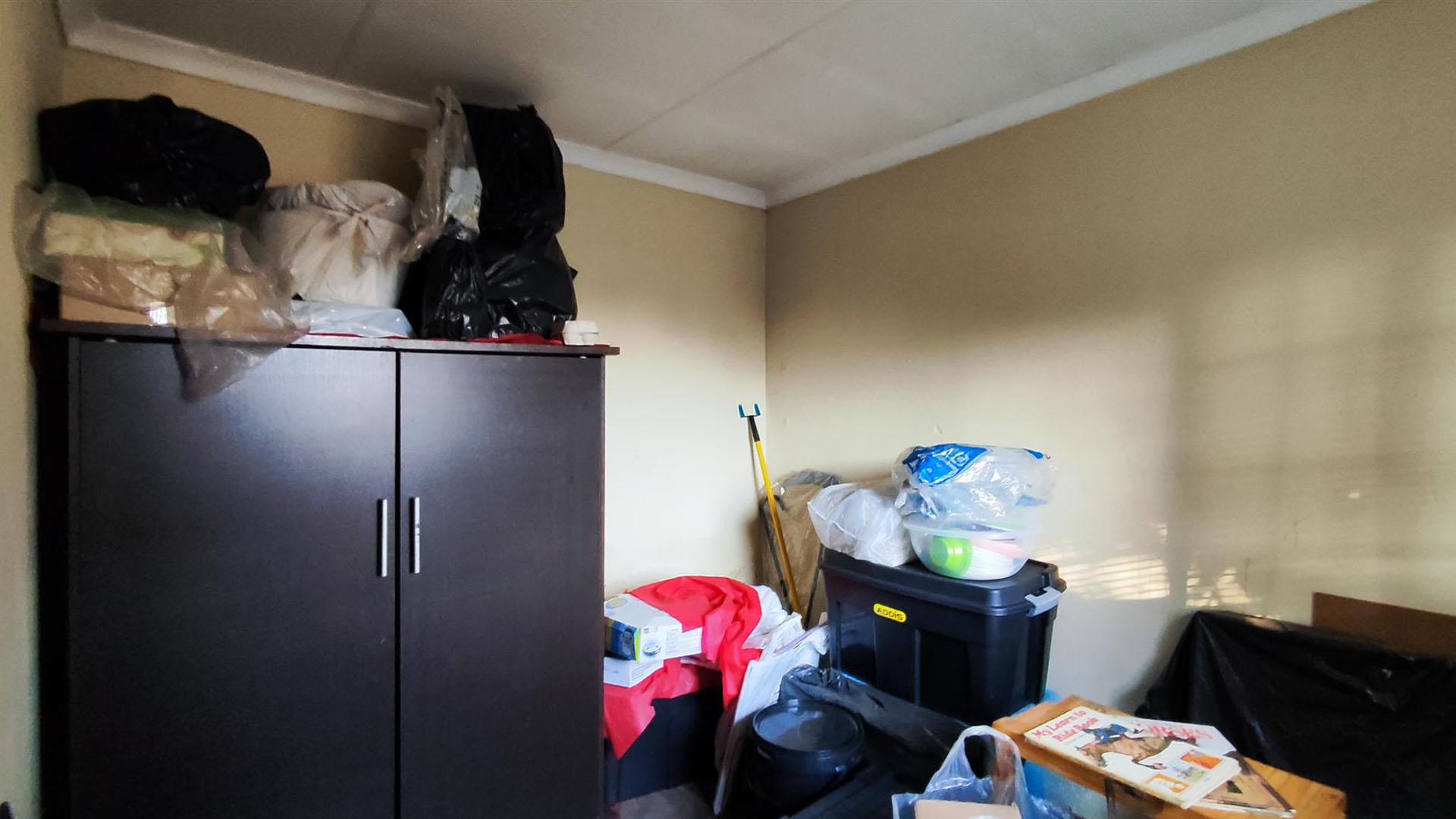 Staff Room - 15 square meters of property in Dalview