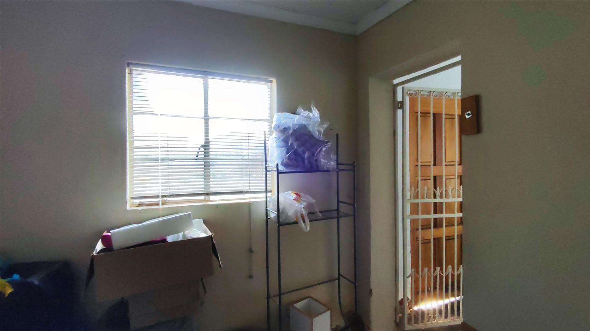 Staff Room - 15 square meters of property in Dalview