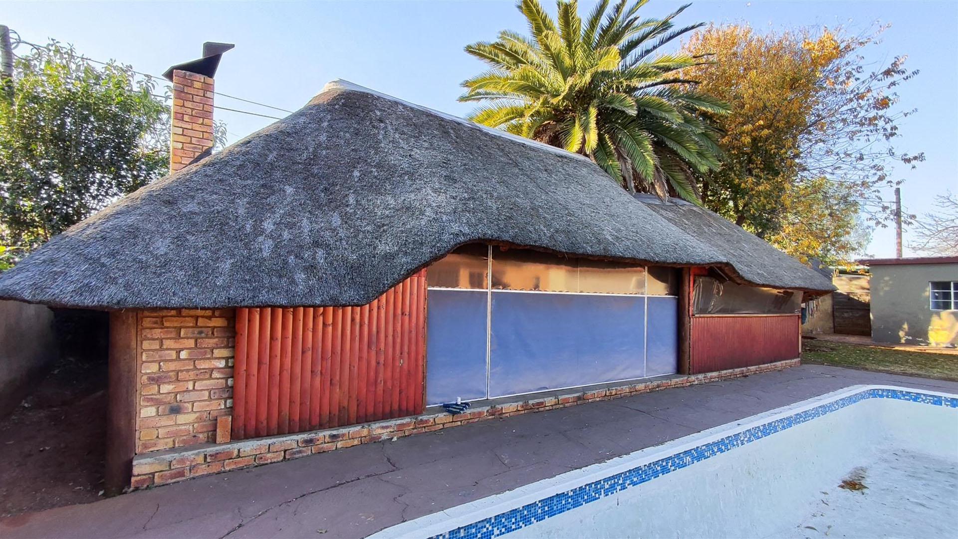 Entertainment - 57 square meters of property in Dalview