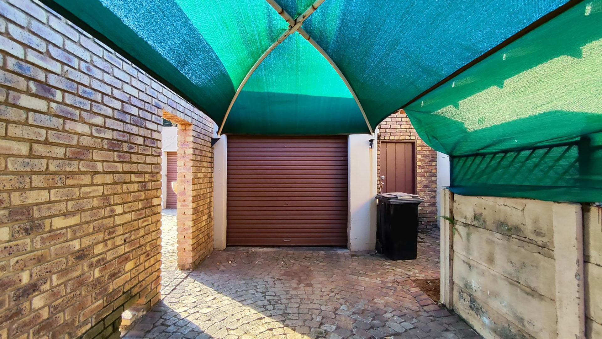 Front View of property in Dalview