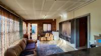 Lounges - 32 square meters of property in Dalview