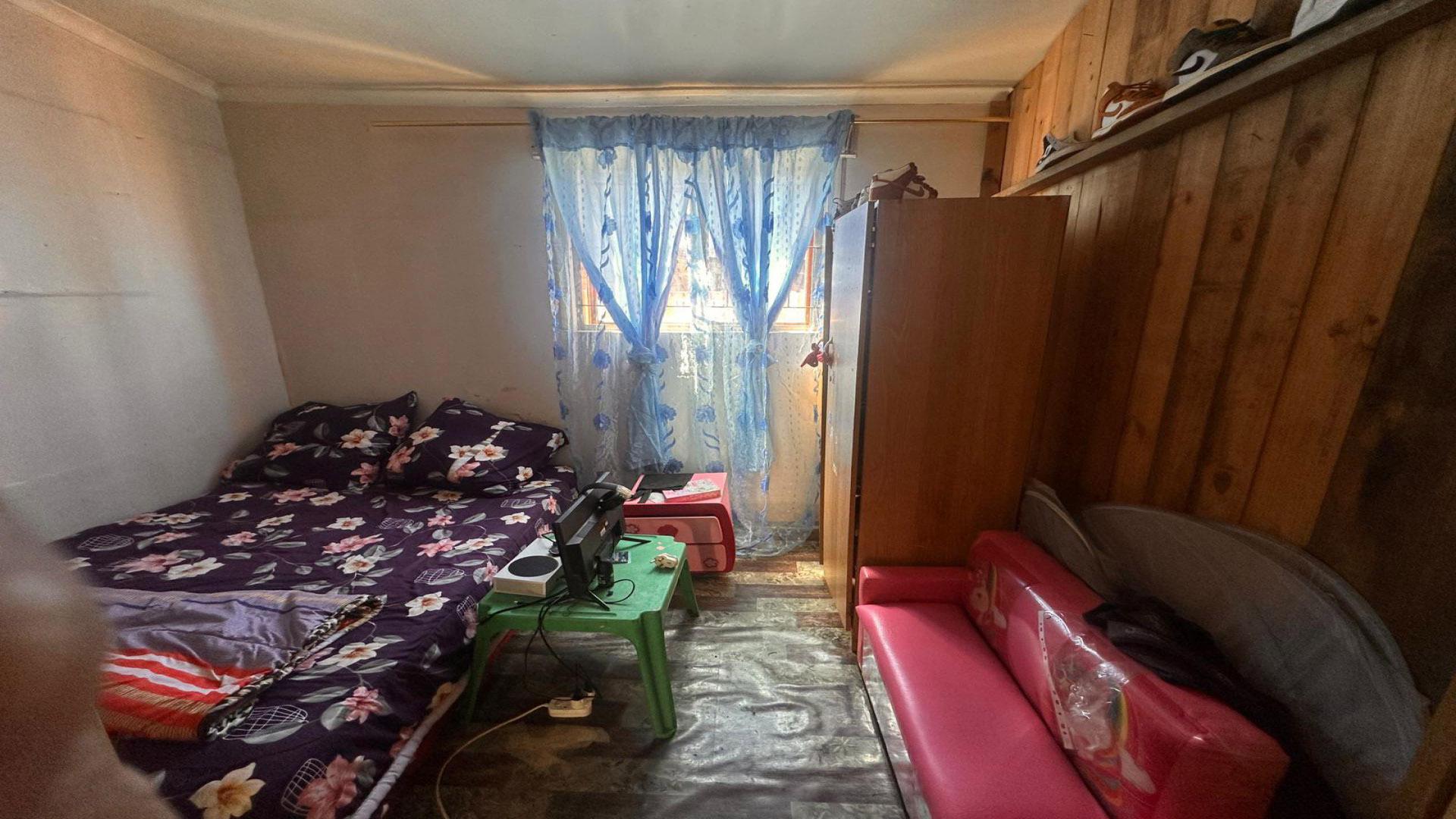 Bed Room 3 of property in Cape Town Centre