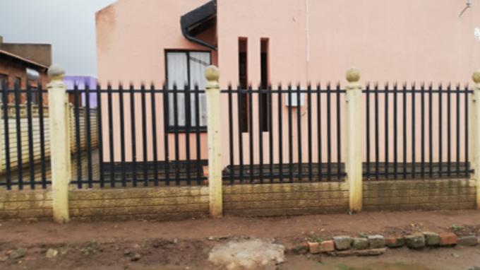 SA Home Loans Sale in Execution 3 Bedroom House for Sale in Evaton West - MR675508