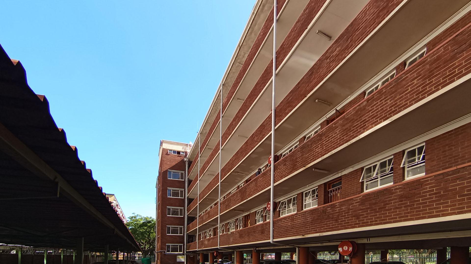 Front View of property in Sunnyside