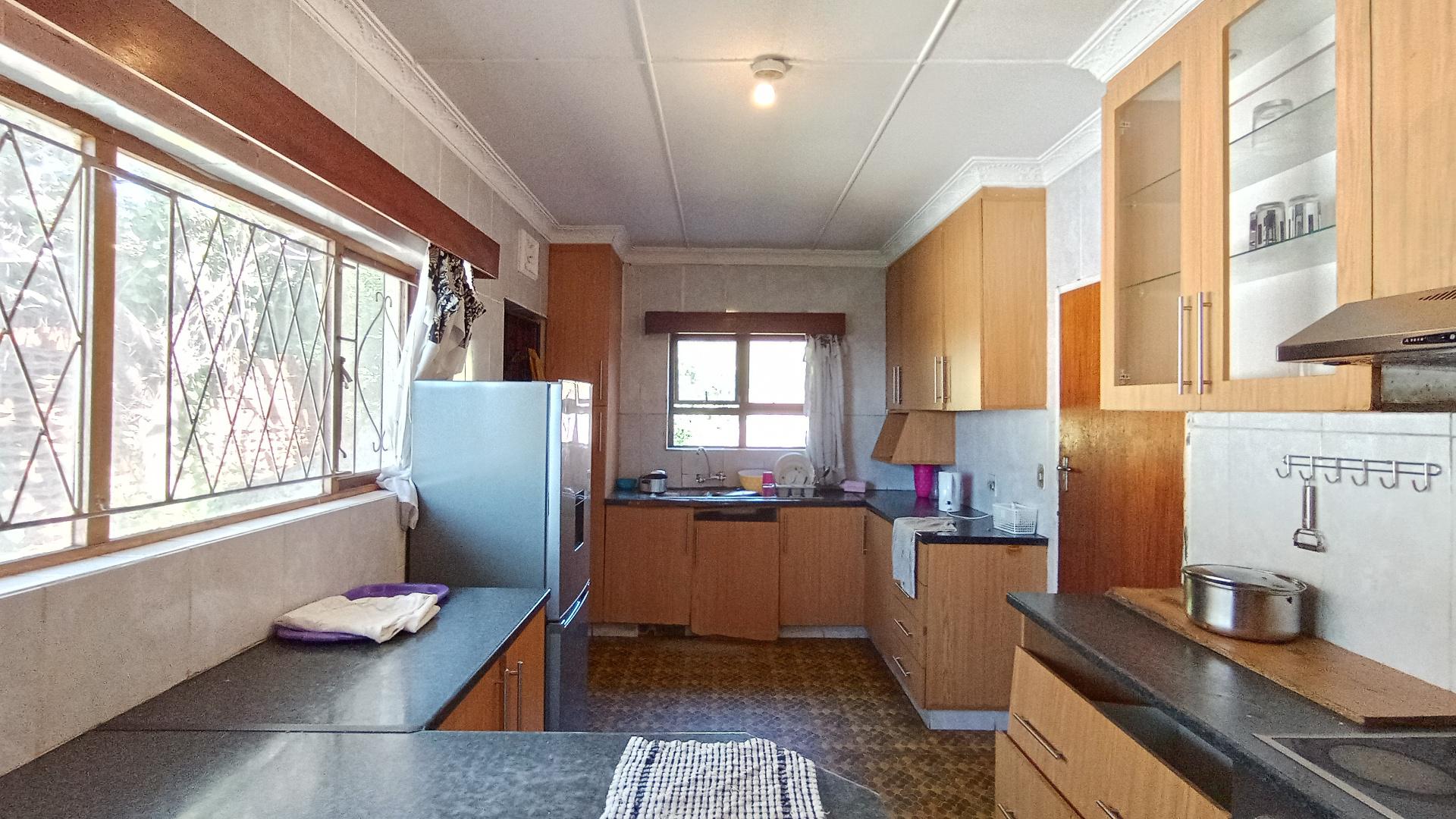 Kitchen - 34 square meters of property in Isipingo Hills
