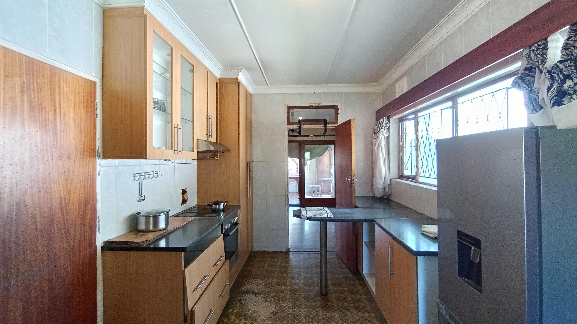Kitchen - 34 square meters of property in Isipingo Hills