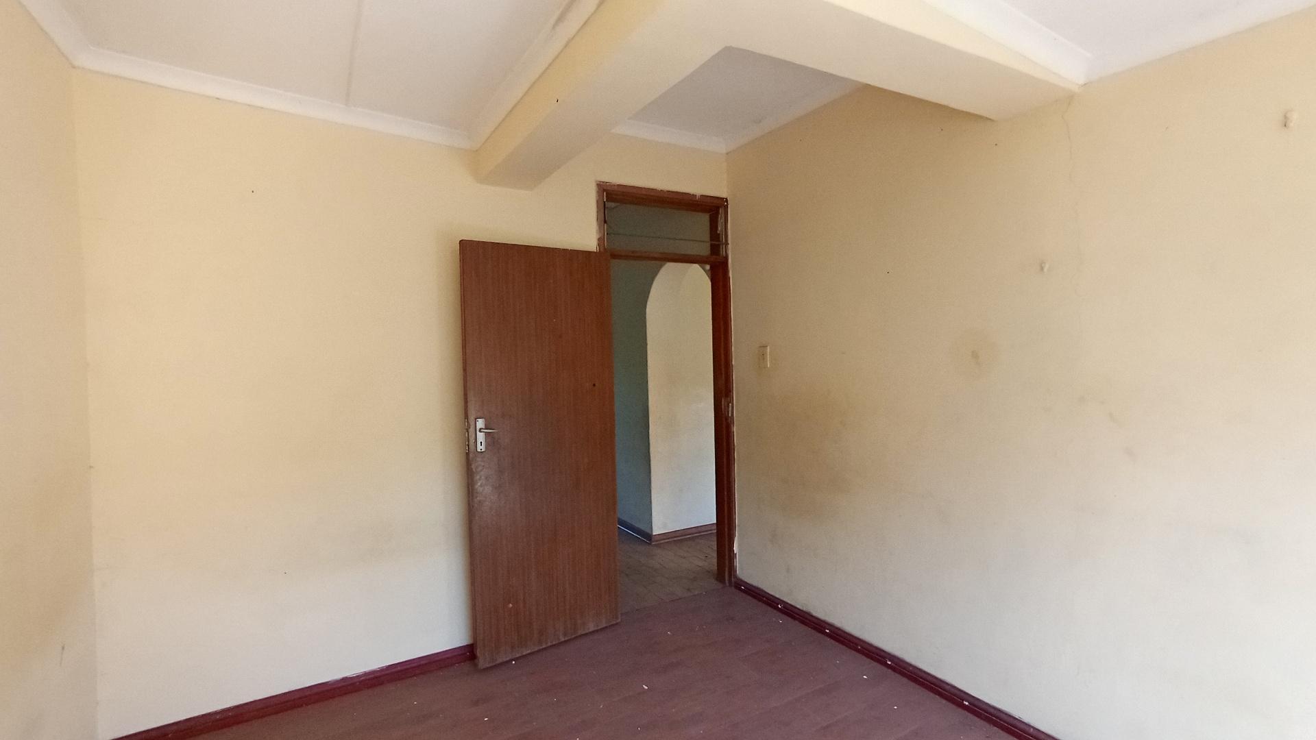 Bed Room 4 - 15 square meters of property in Isipingo Hills