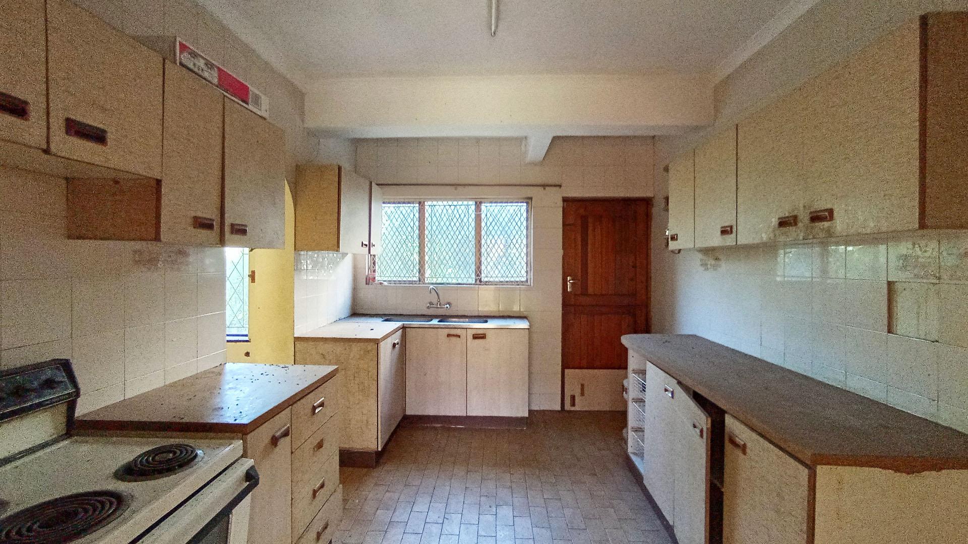 Kitchen - 34 square meters of property in Isipingo Hills