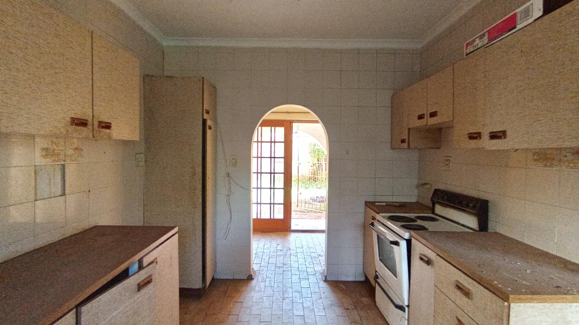Kitchen - 34 square meters of property in Isipingo Hills