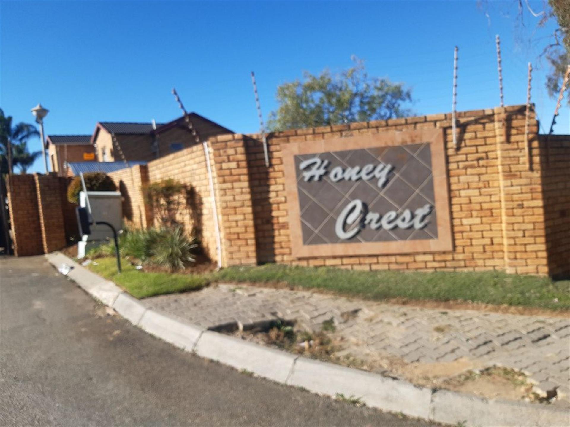 Front View of property in Honey Park