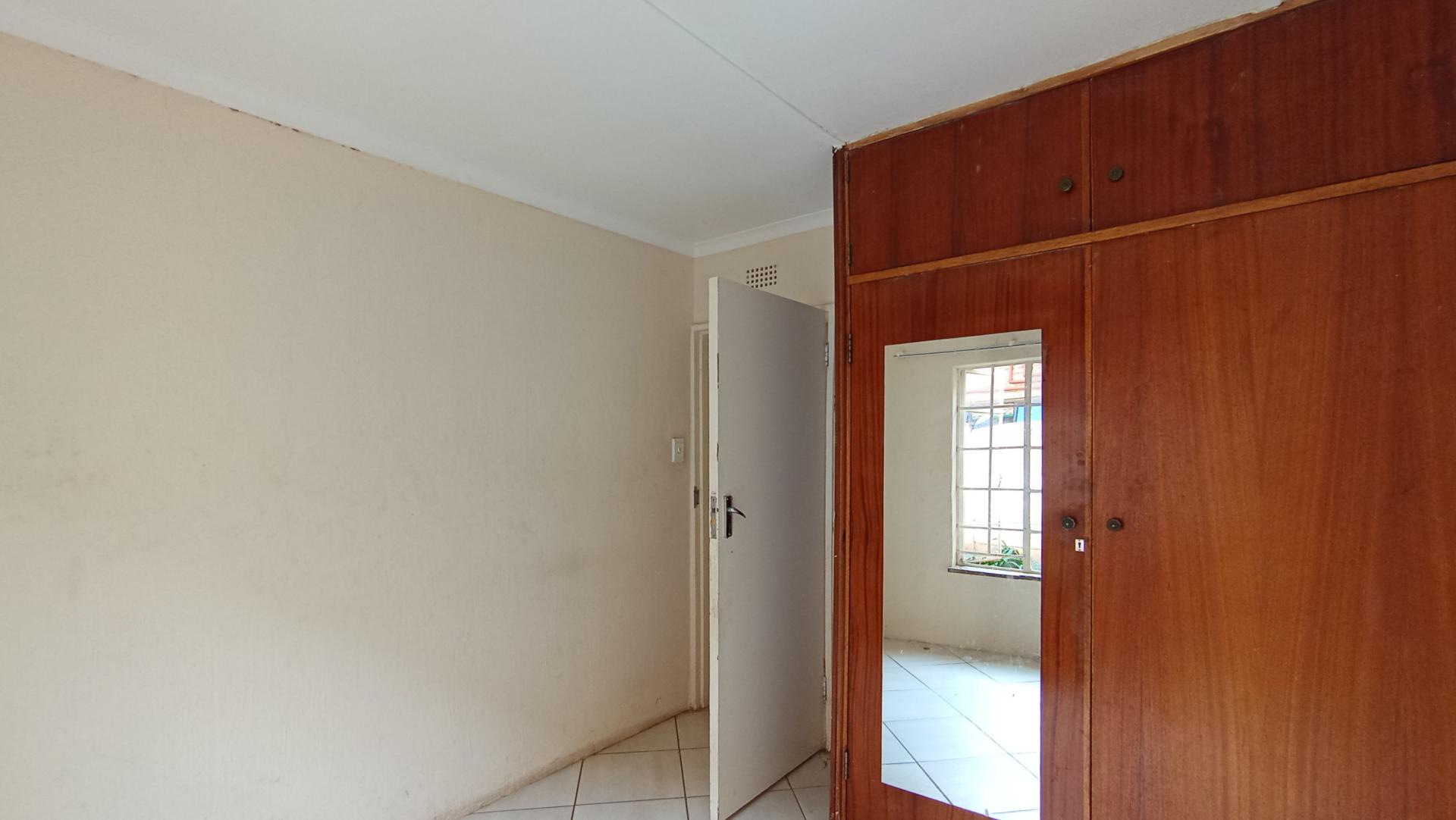 Bed Room 2 - 11 square meters of property in Westdene (JHB)