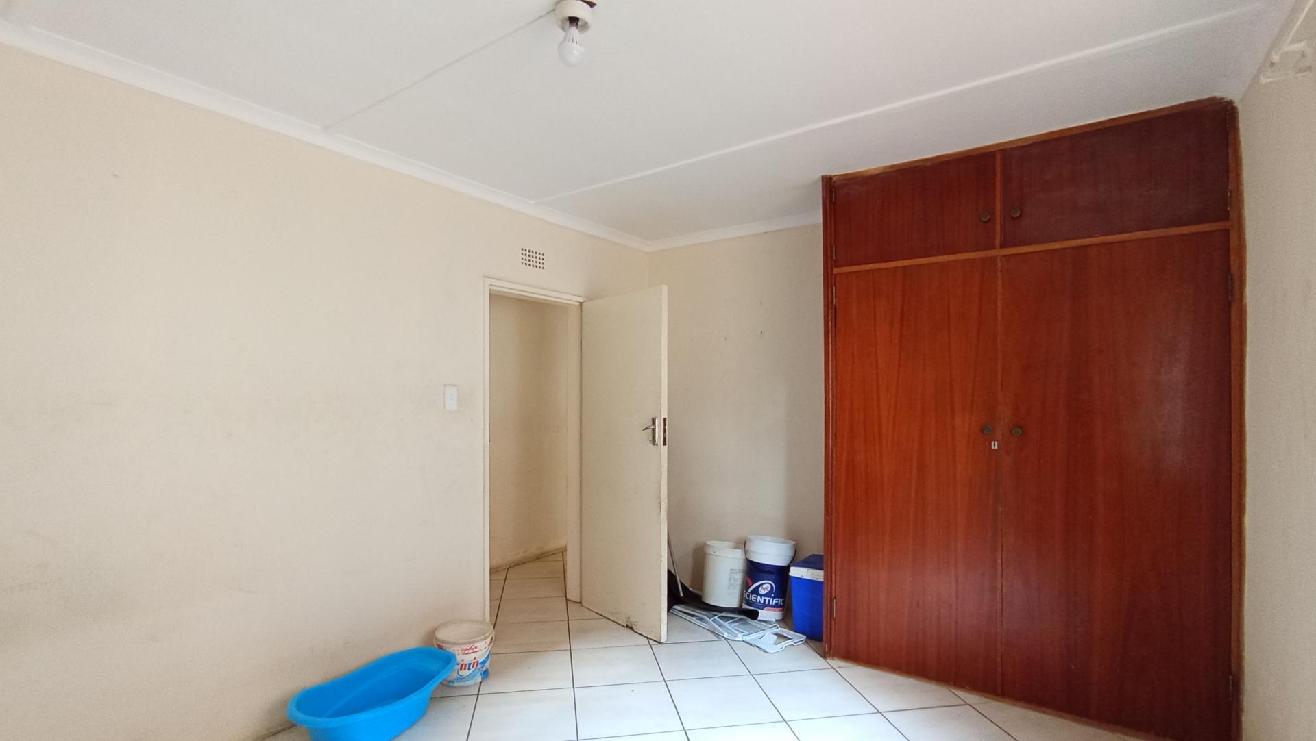 Bed Room 1 - 28 square meters of property in Westdene (JHB)