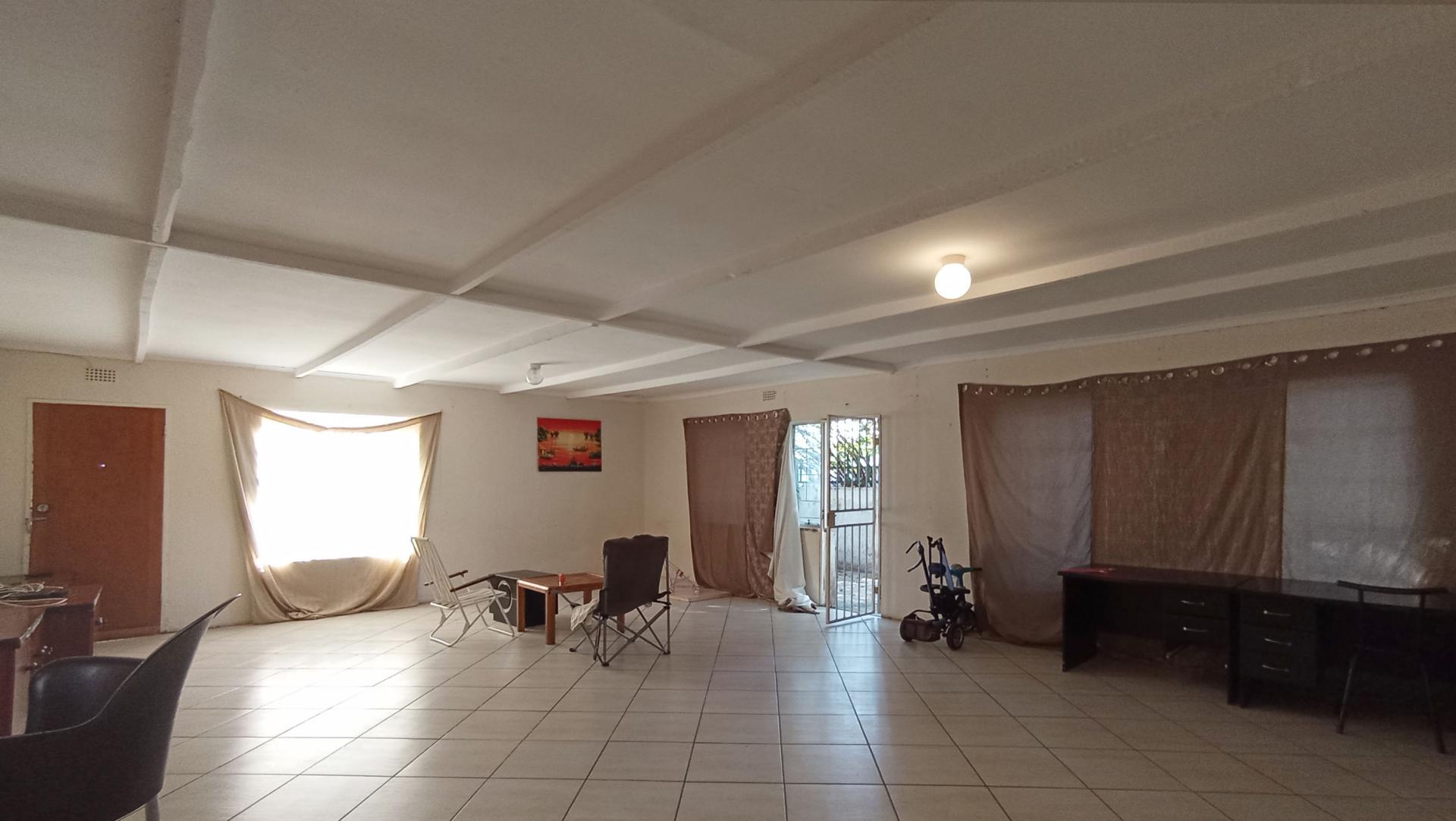 Dining Room - 28 square meters of property in Westdene (JHB)