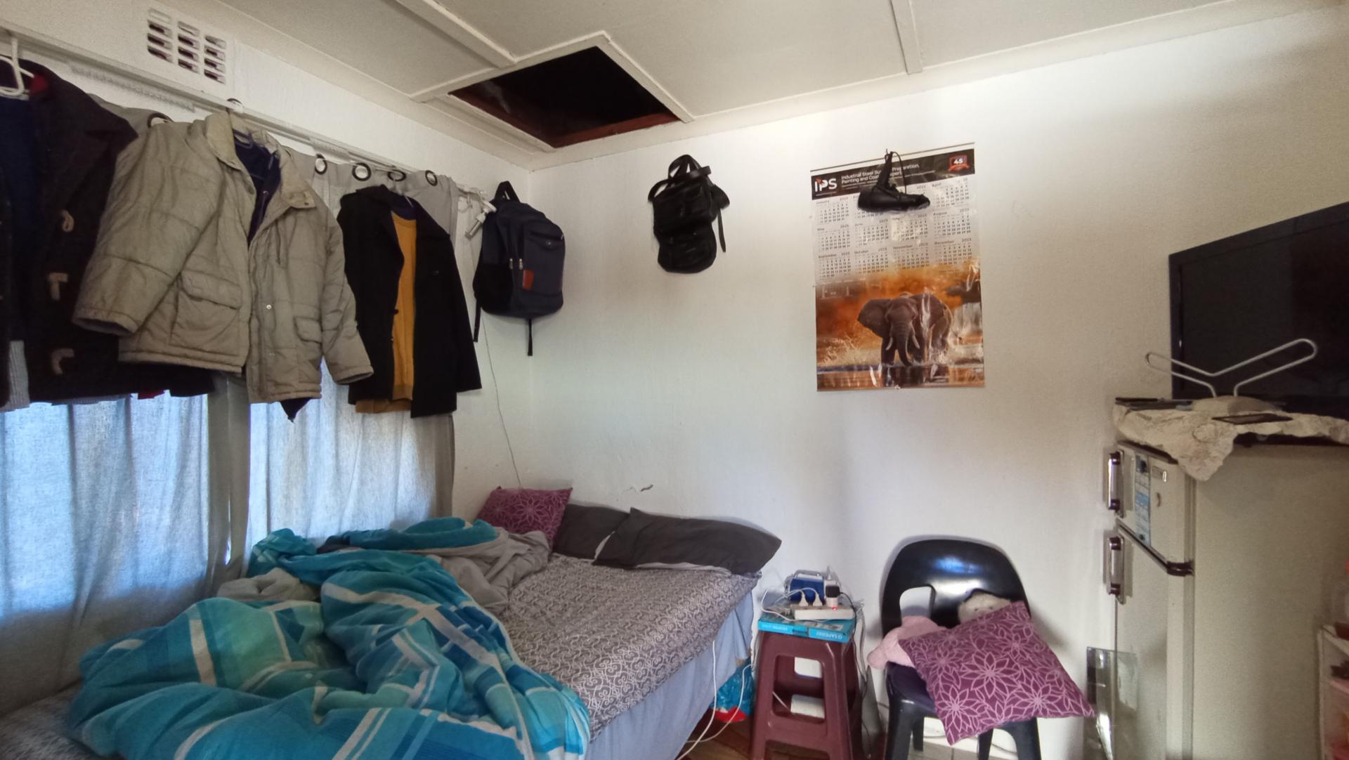 Bed Room 4 - 11 square meters of property in Westdene (JHB)