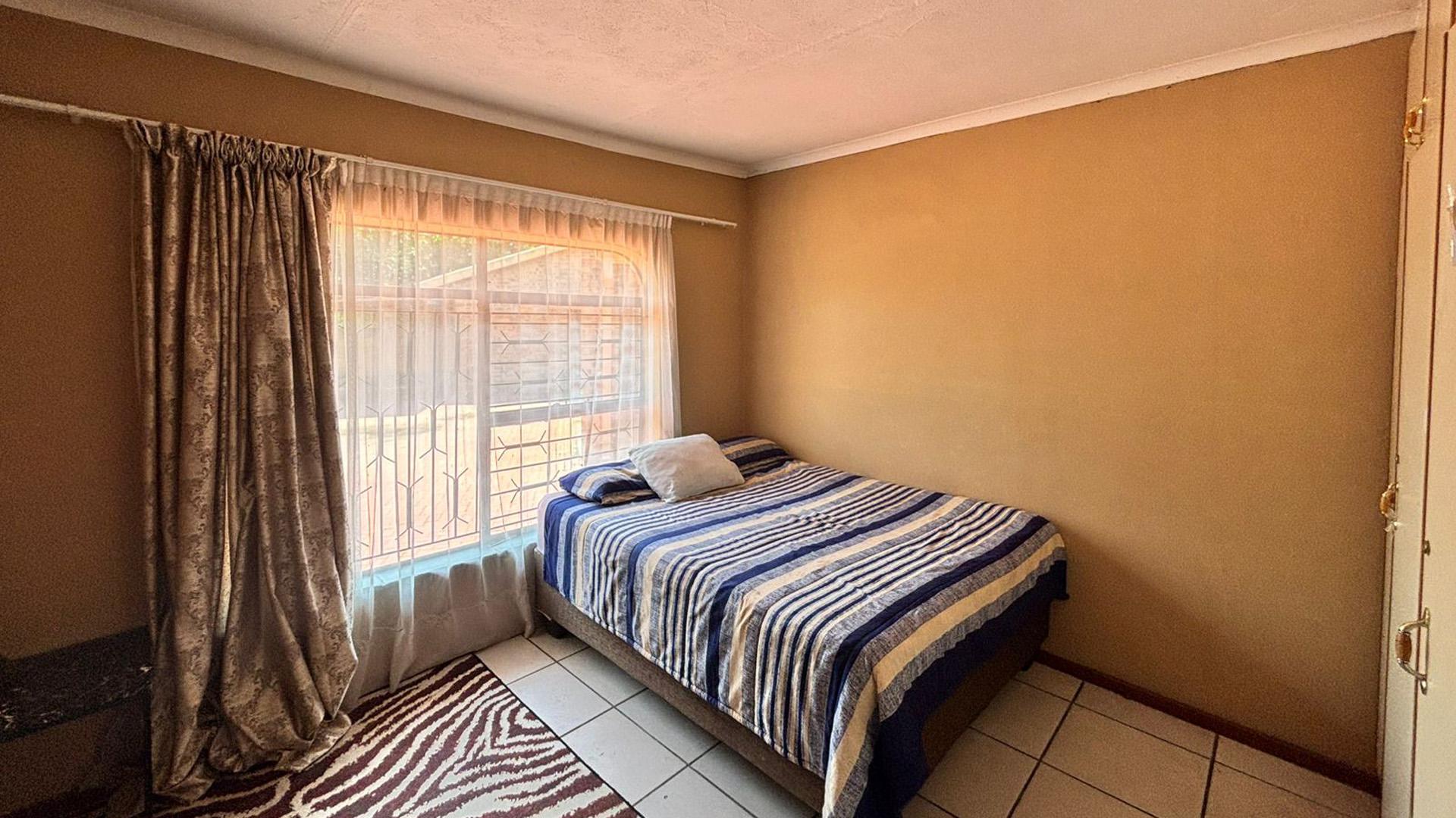 Bed Room 3 of property in Parys