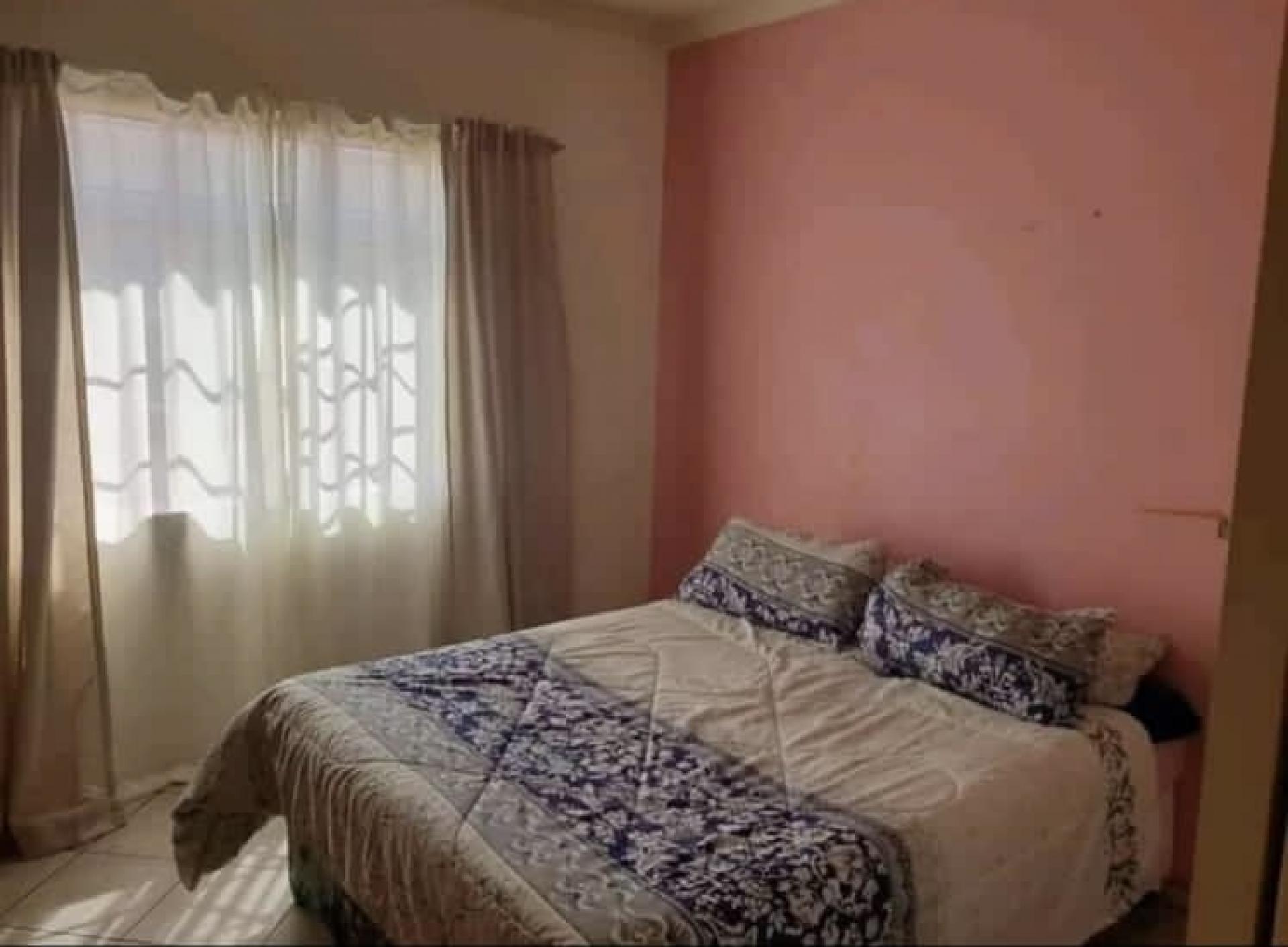 Bed Room 1 of property in Reyno Ridge