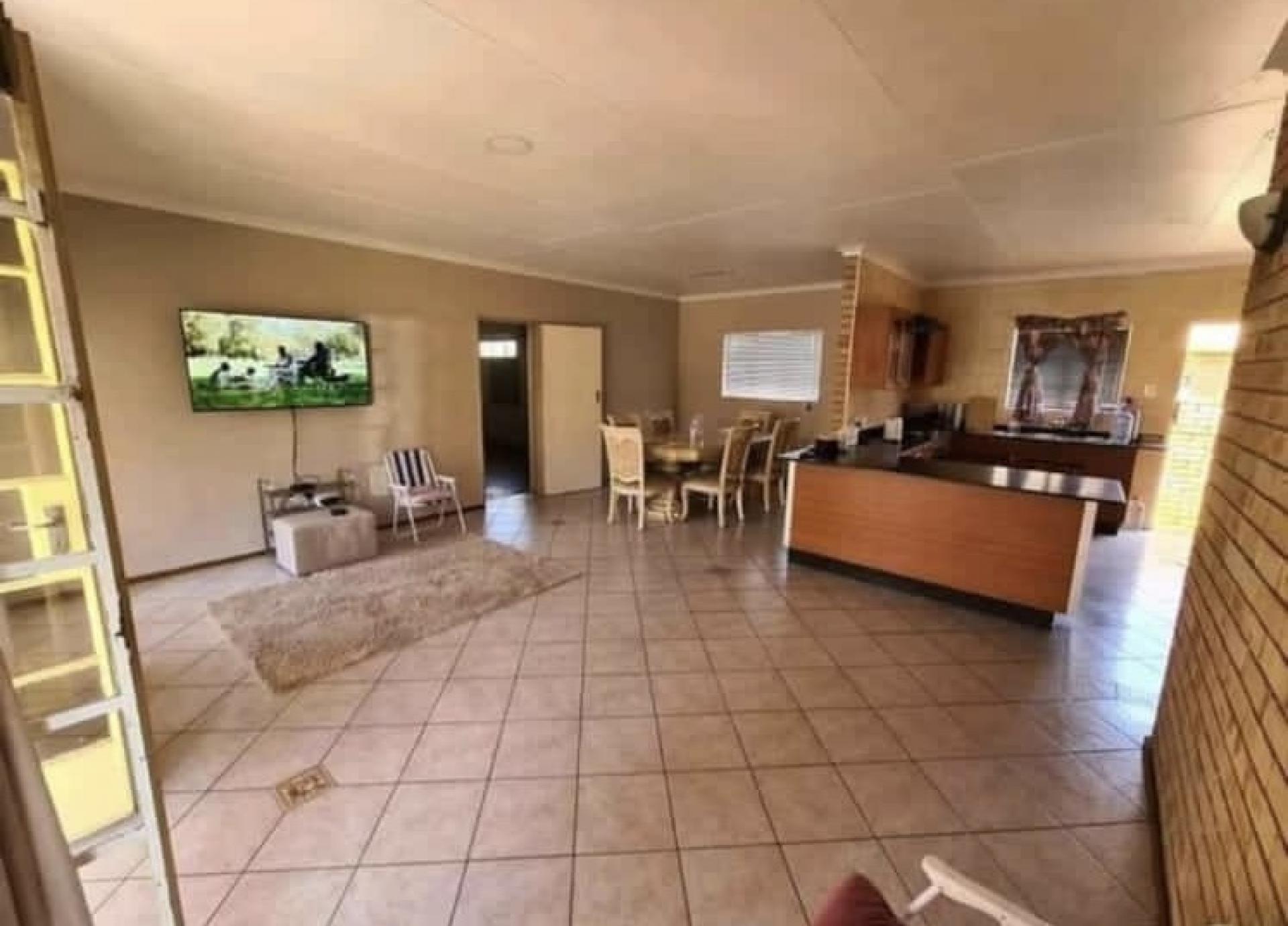 Lounges of property in Reyno Ridge