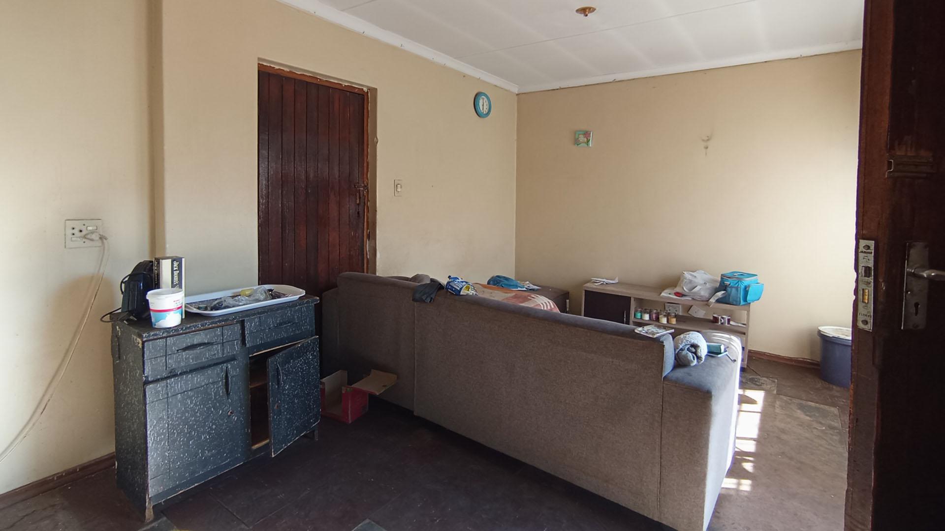 Kitchen - 6 square meters of property in Mamelodi