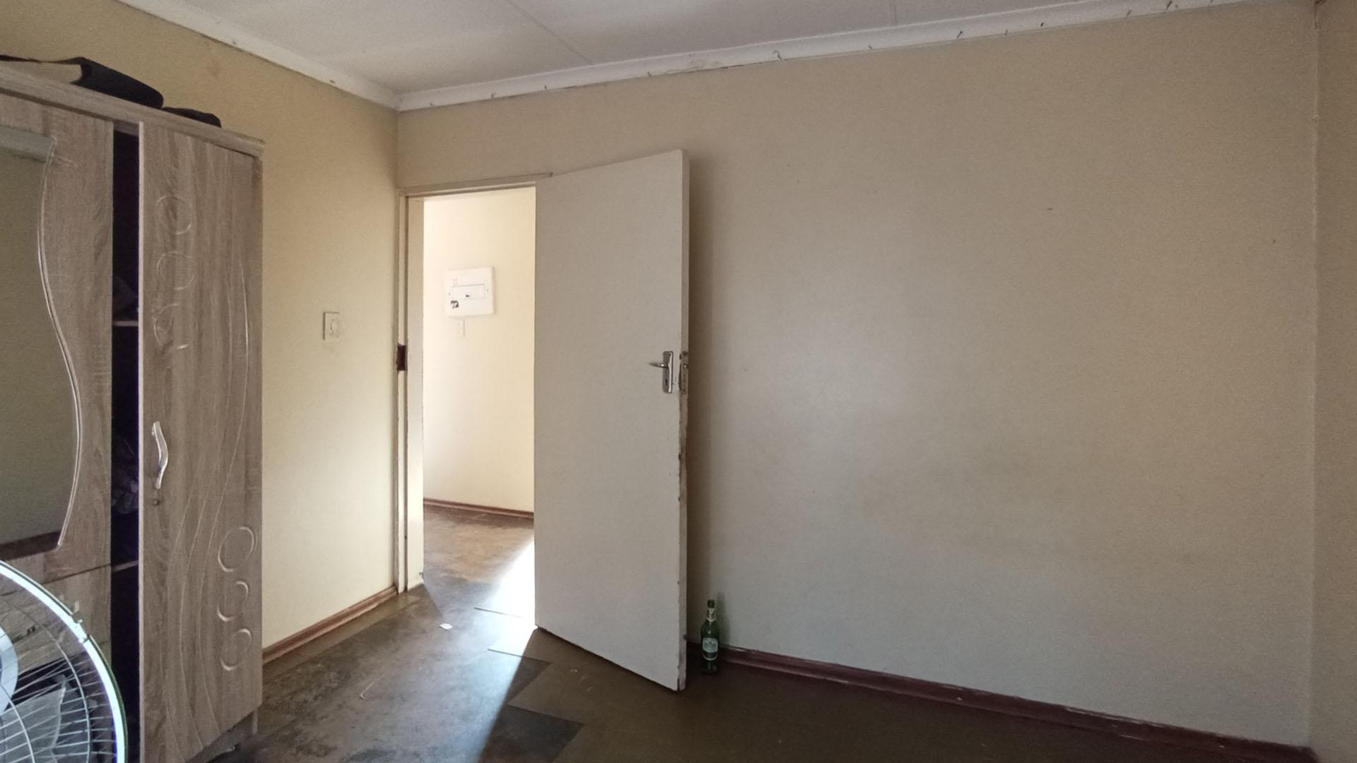 Bed Room 2 - 12 square meters of property in Mamelodi