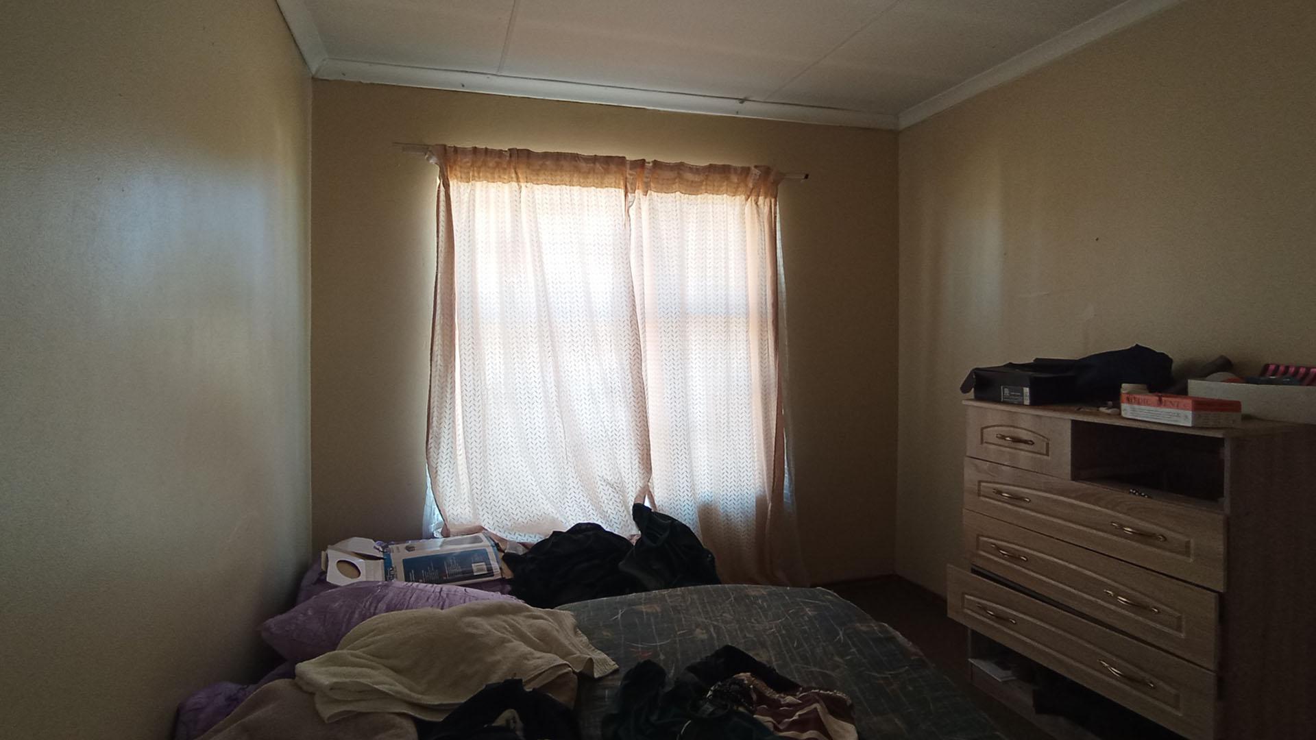 Bed Room 1 - 9 square meters of property in Mamelodi