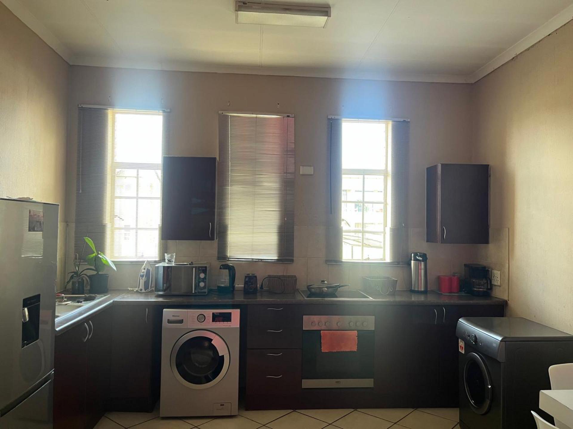  of property in Honeydew