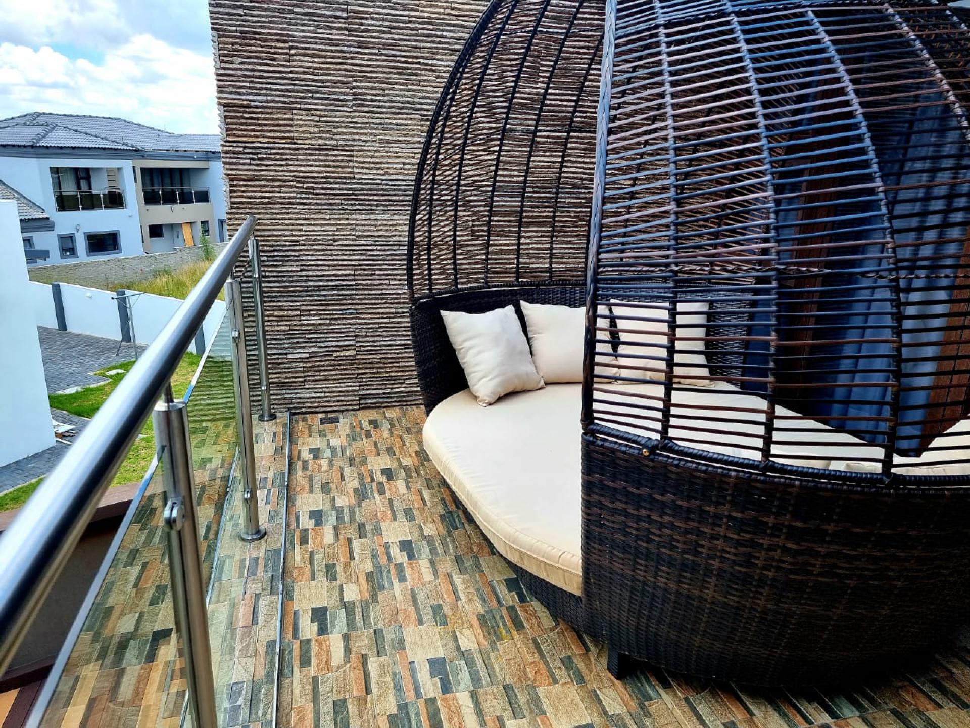  of property in Bendor