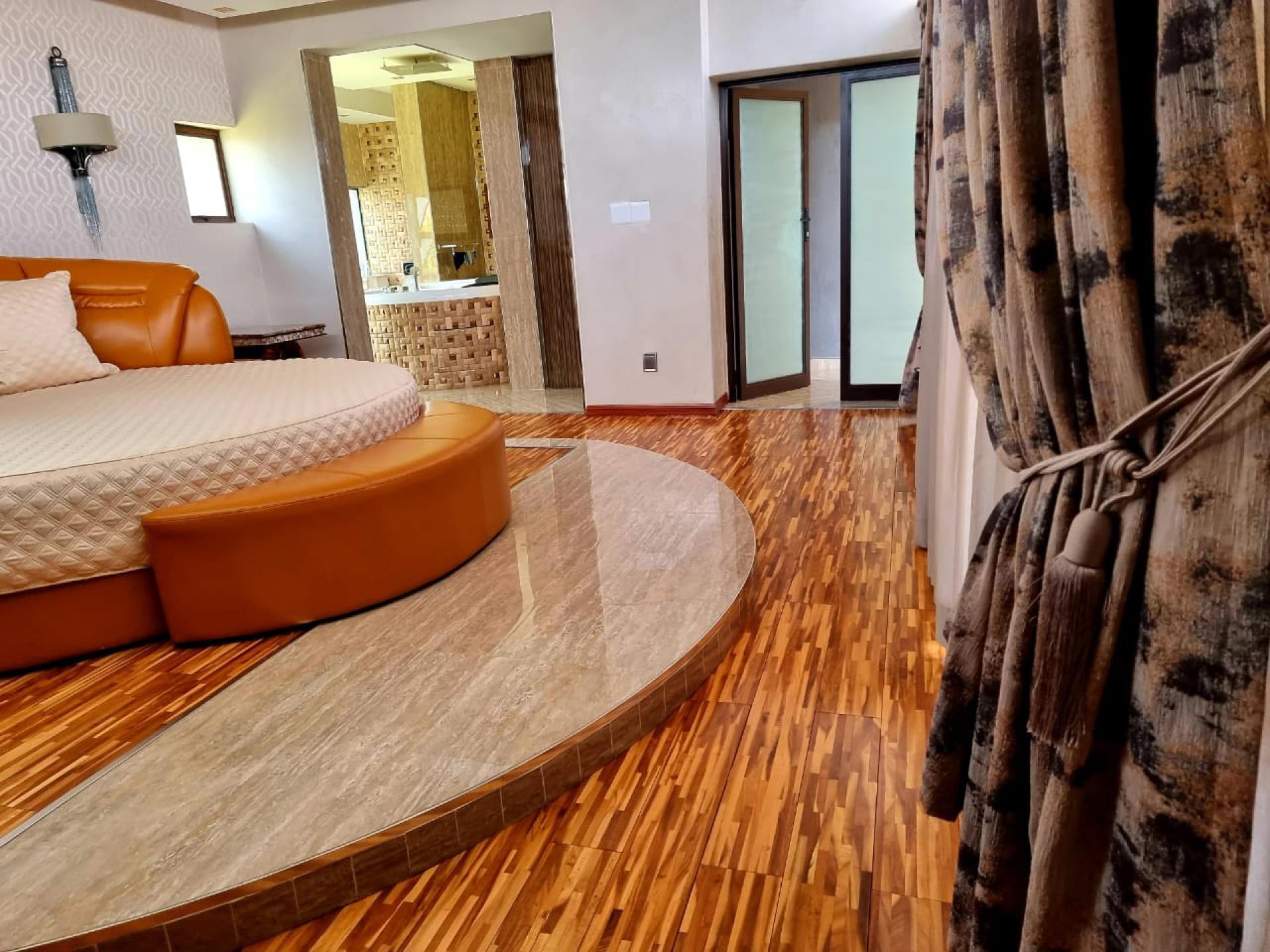  of property in Bendor