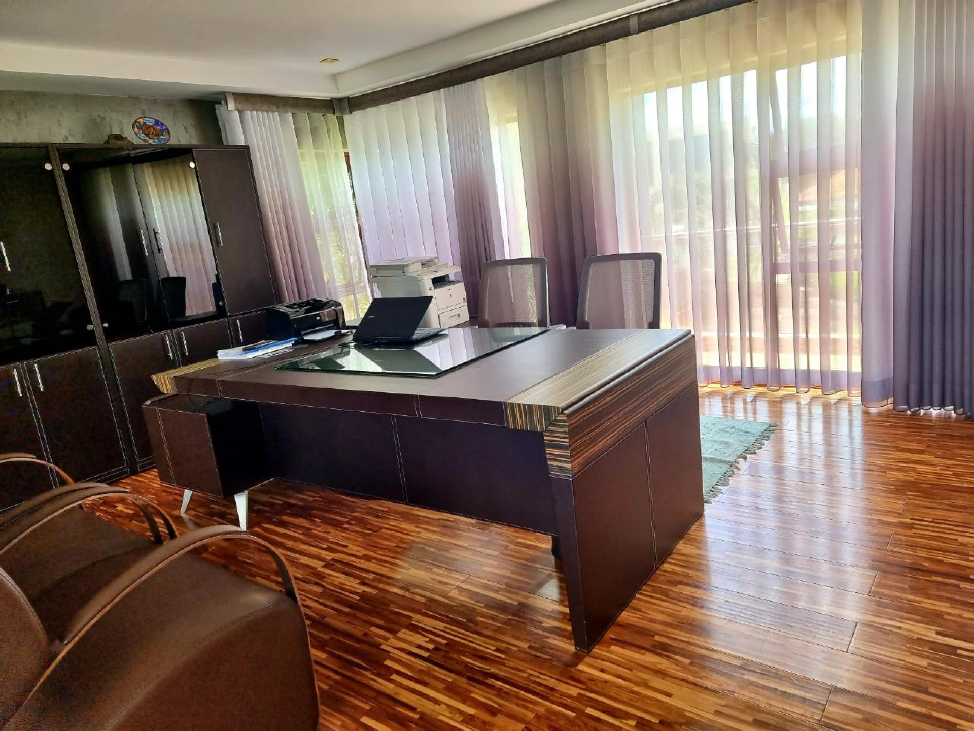  of property in Bendor