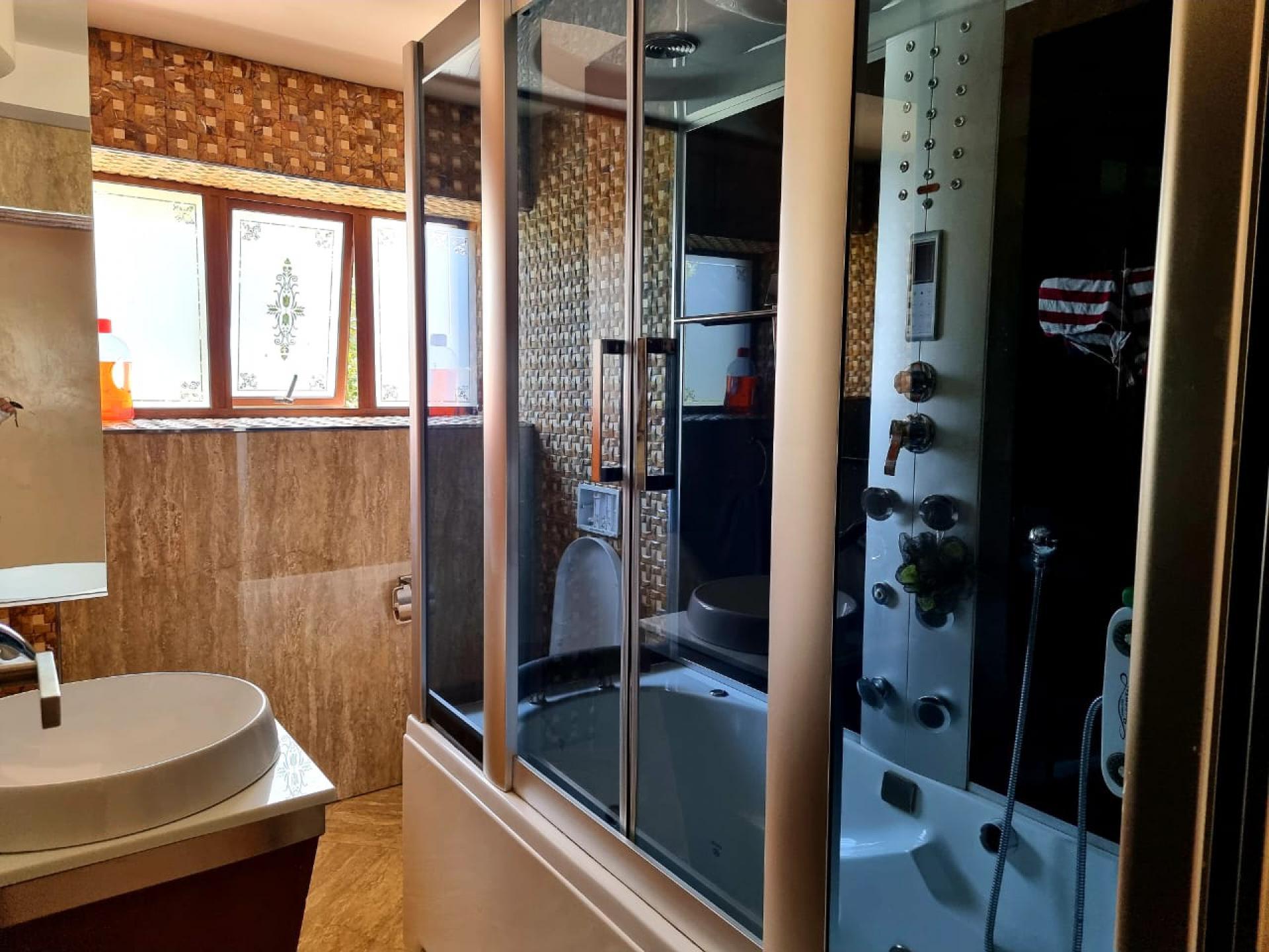  of property in Bendor