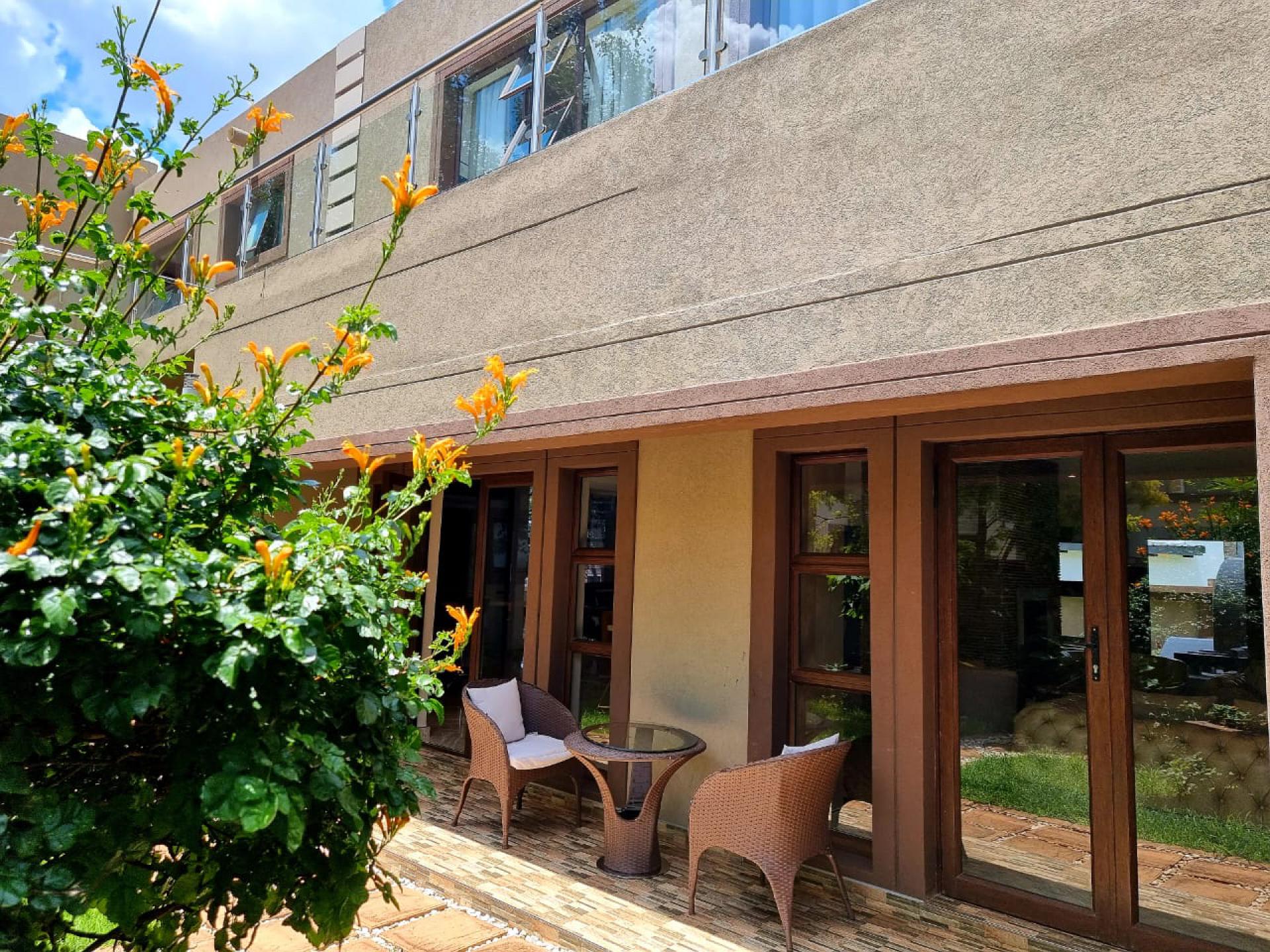  of property in Bendor