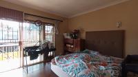 Bed Room 1 - 16 square meters of property in Fontainebleau