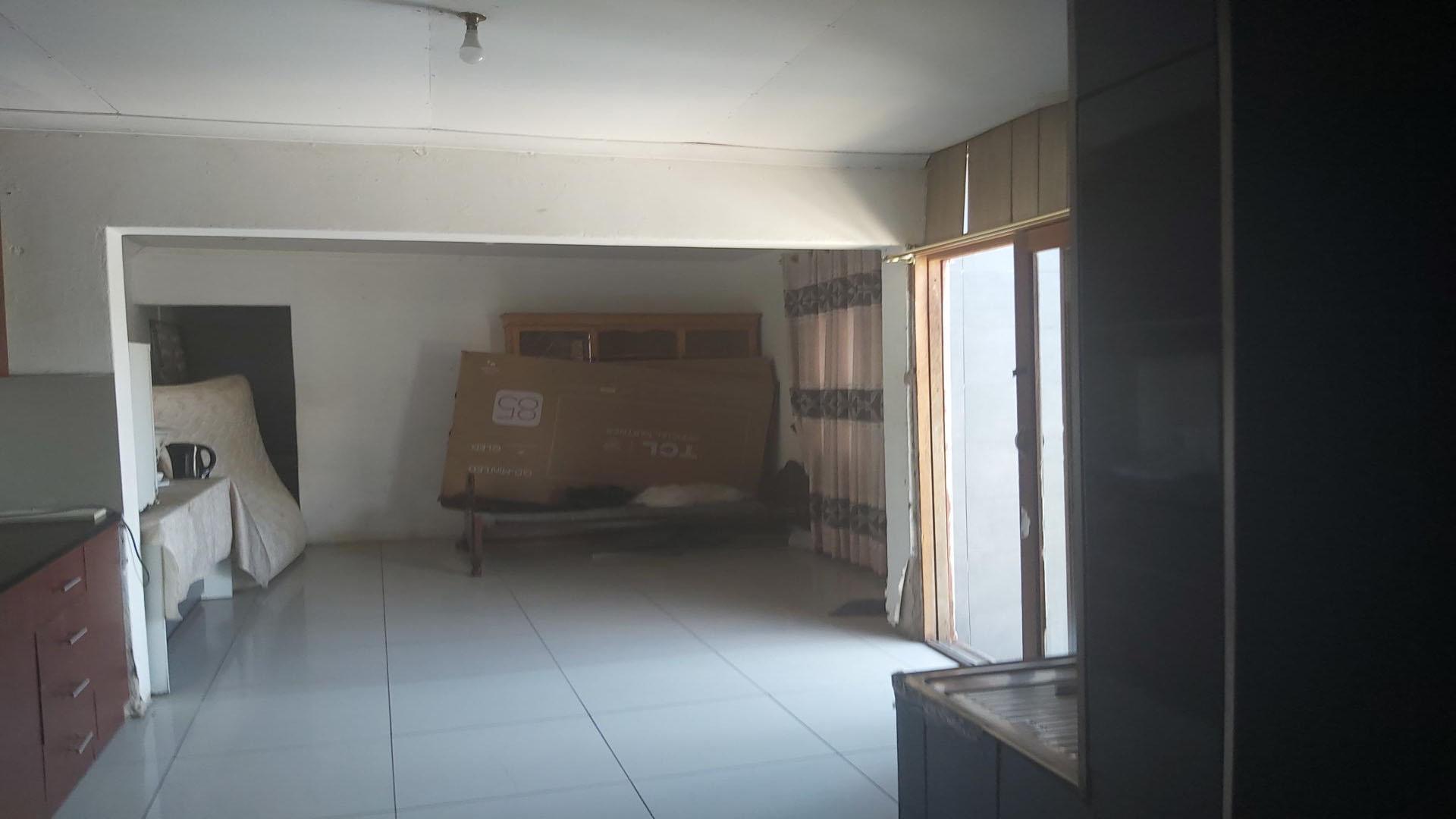 Spaces of property in Chatsworth - KZN