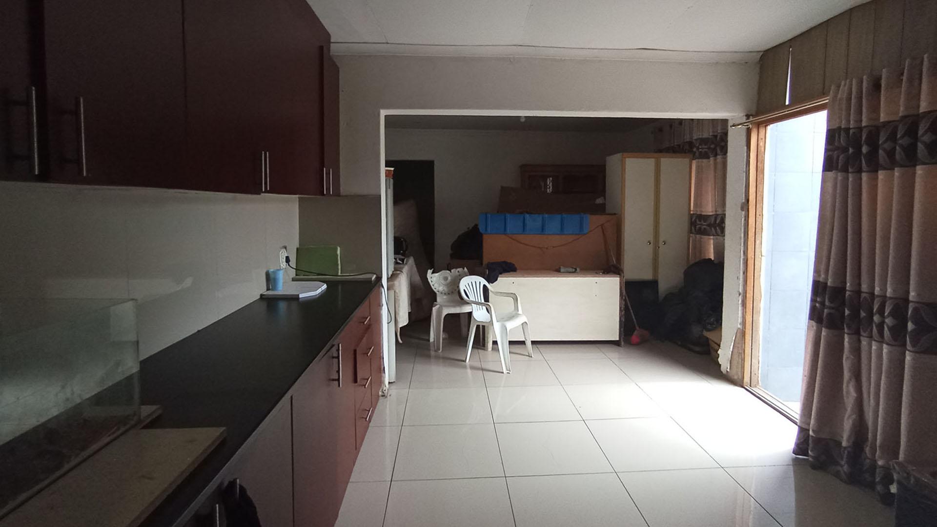 Dining Room - 11 square meters of property in Crossmoor