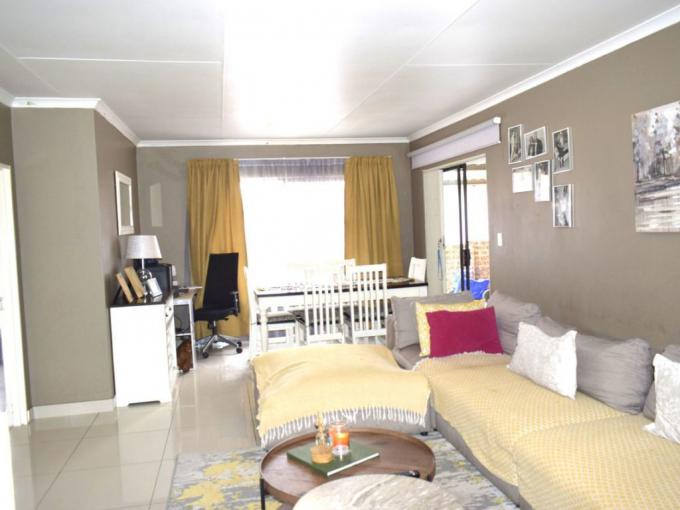 3 Bedroom Simplex for Sale For Sale in Parkrand - MR675619