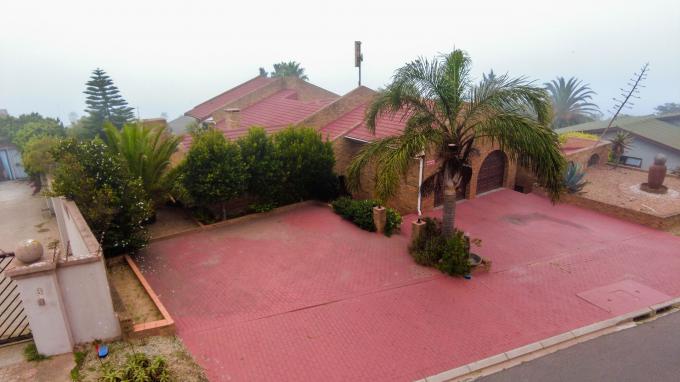 4 Bedroom House for Sale For Sale in Vredenburg - MR675621