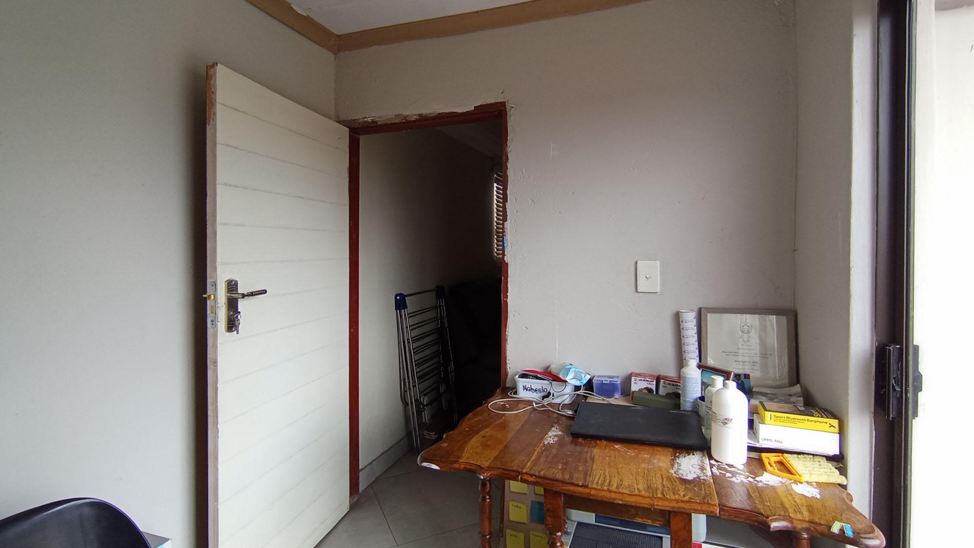 Study - 7 square meters of property in Olievenhoutbos