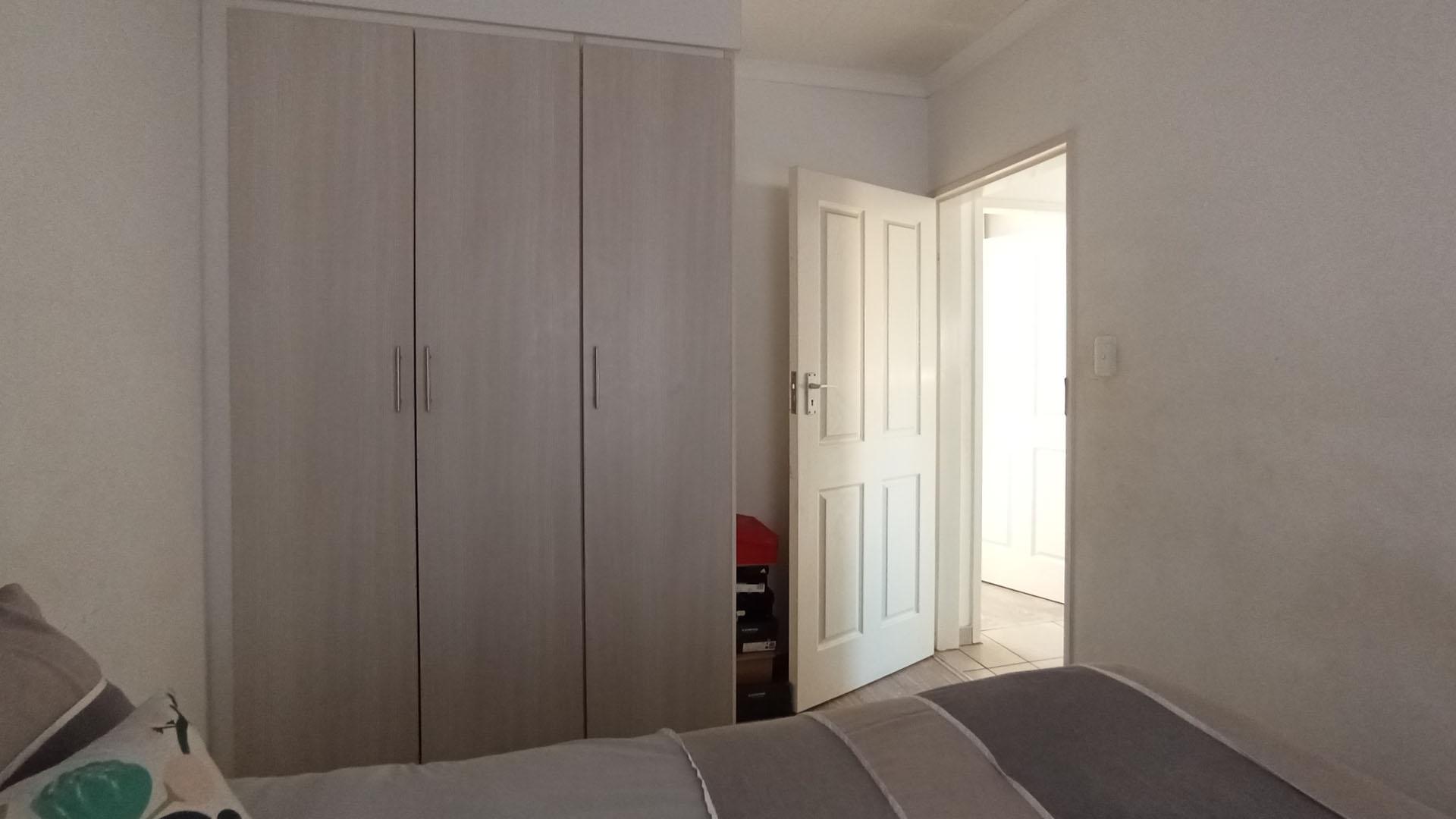Bed Room 2 - 11 square meters of property in Theresapark