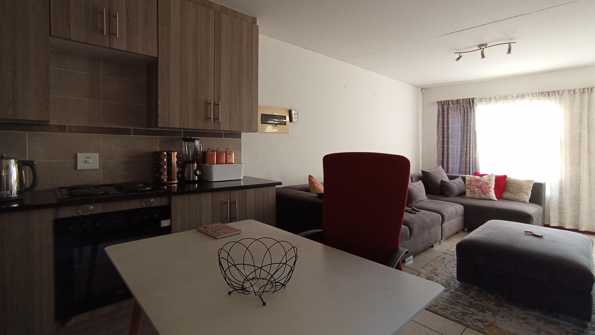 Kitchen - 6 square meters of property in Theresapark