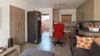 Lounges - 16 square meters of property in Theresapark