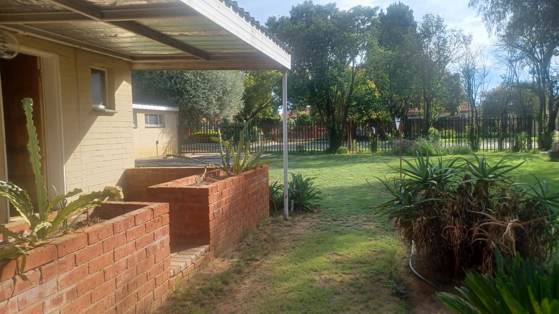  of property in Dagbreek