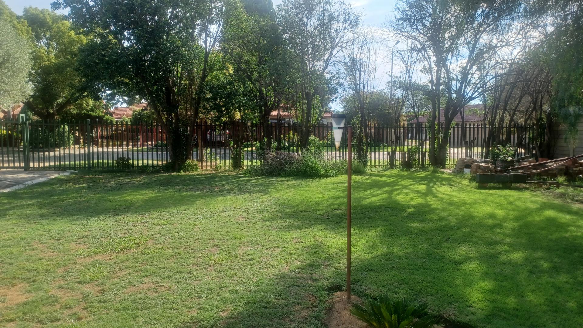  of property in Dagbreek