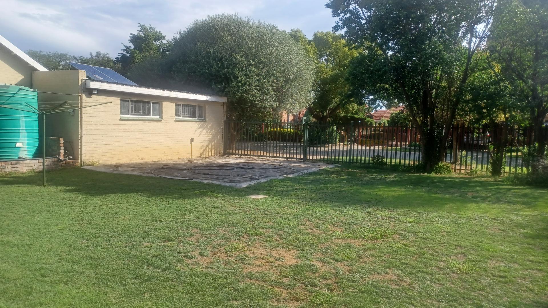  of property in Dagbreek