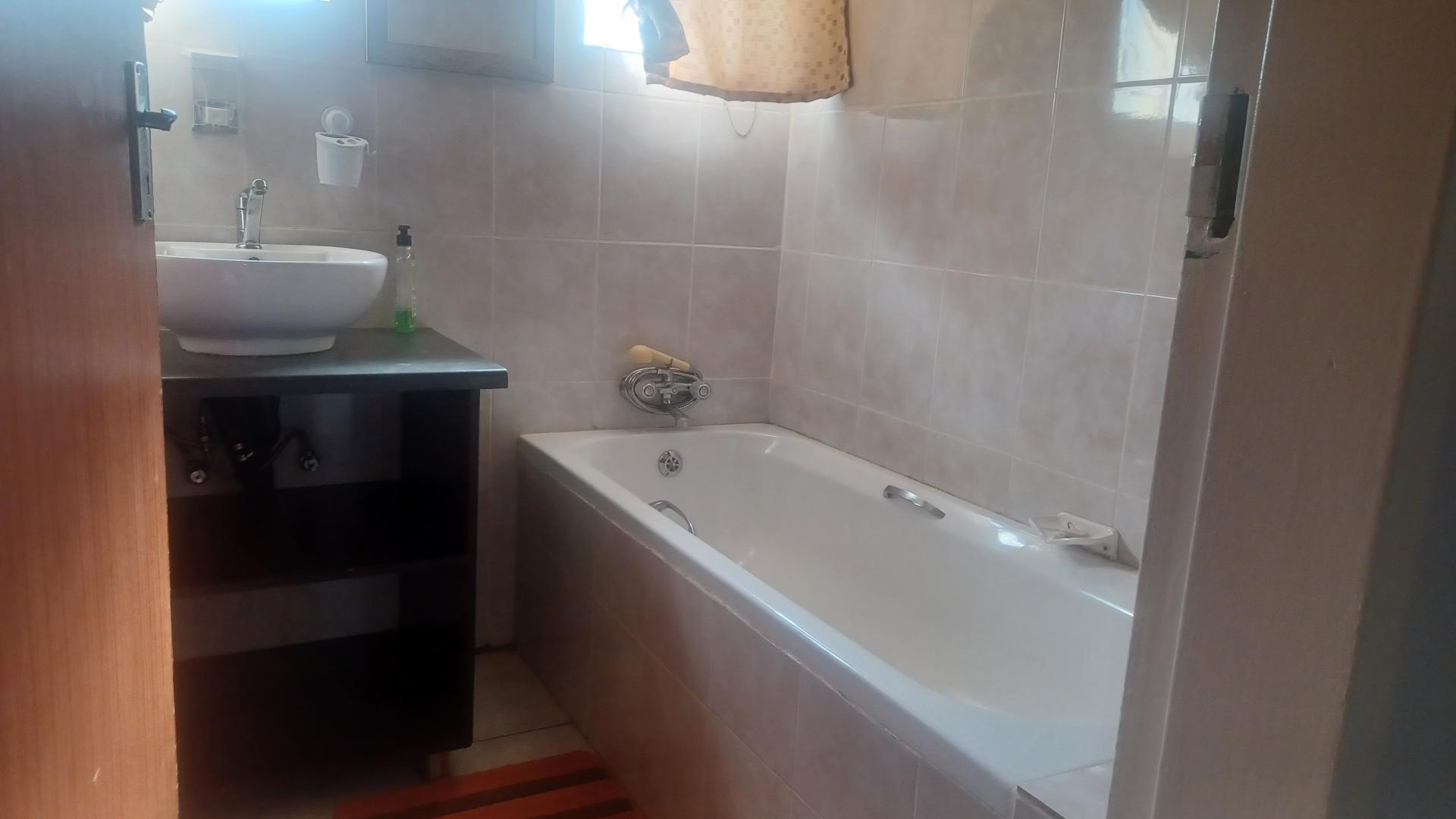  of property in Dagbreek