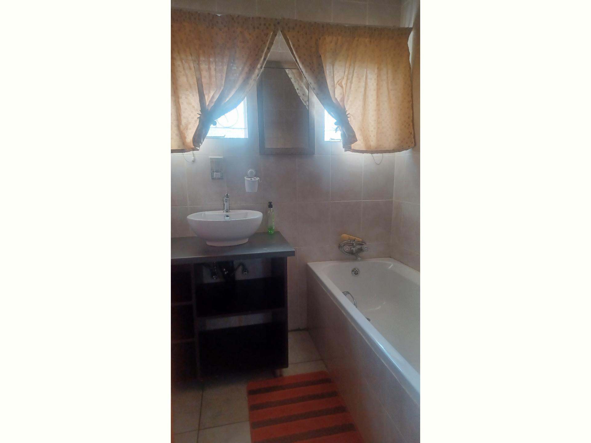  of property in Dagbreek