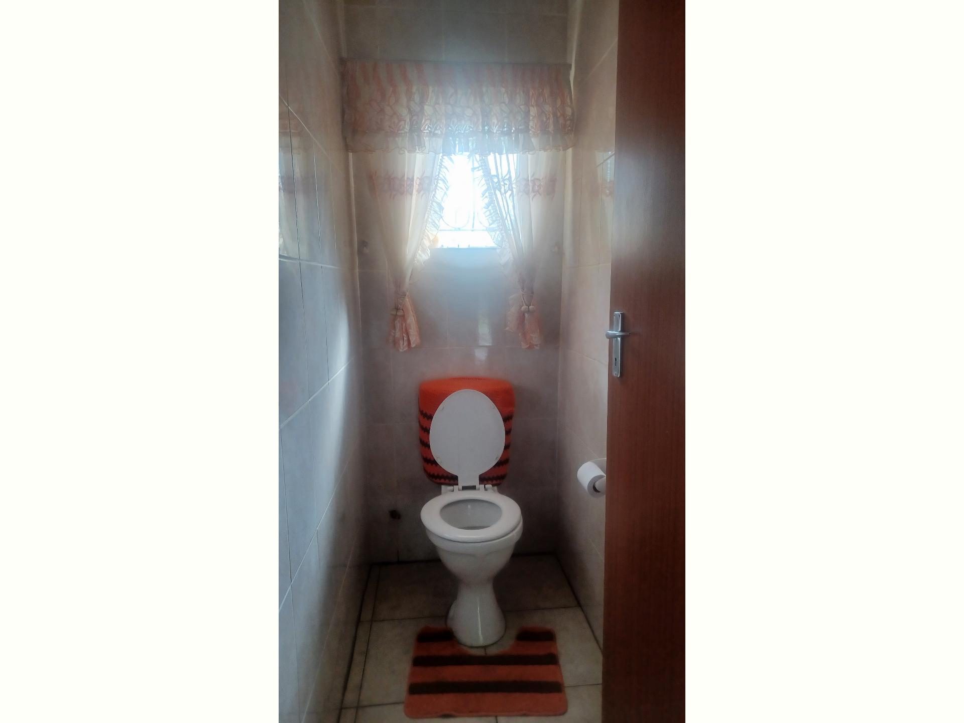  of property in Dagbreek