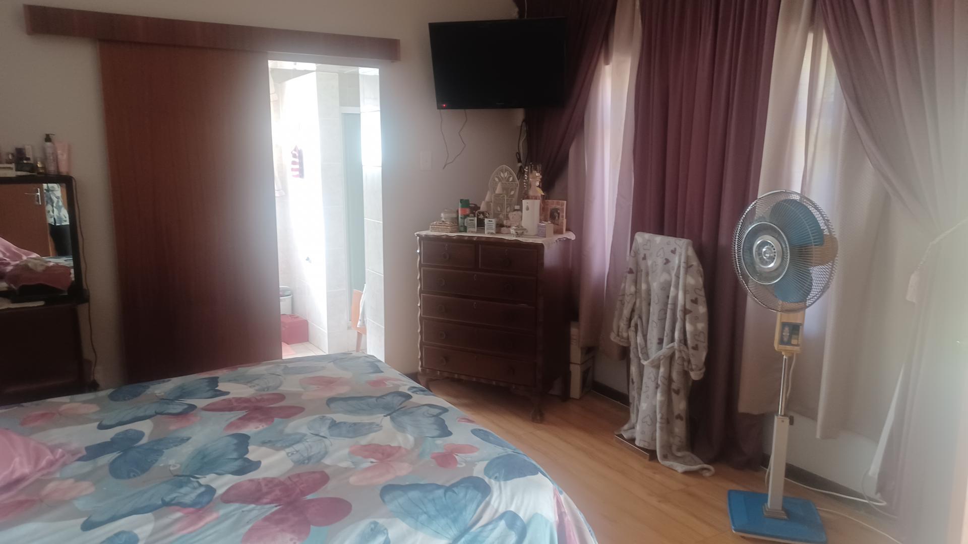  of property in Dagbreek