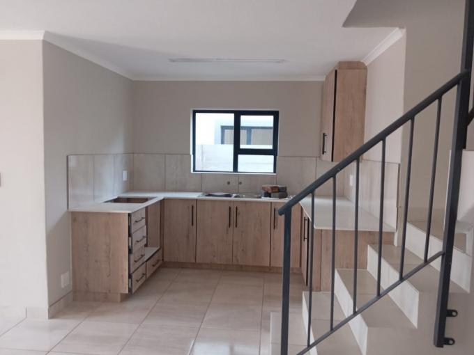 3 Bedroom Simplex for Sale For Sale in Pretoria North - MR675634