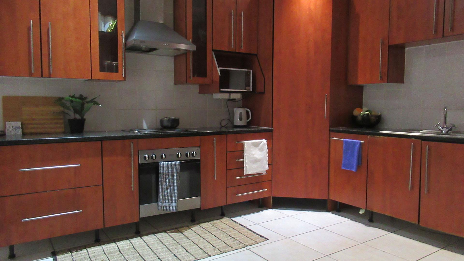 Kitchen - 18 square meters of property in Marshallstown